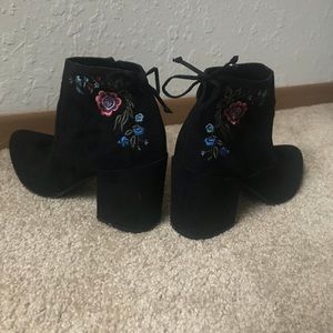 Floral black booties with 1 inch heel